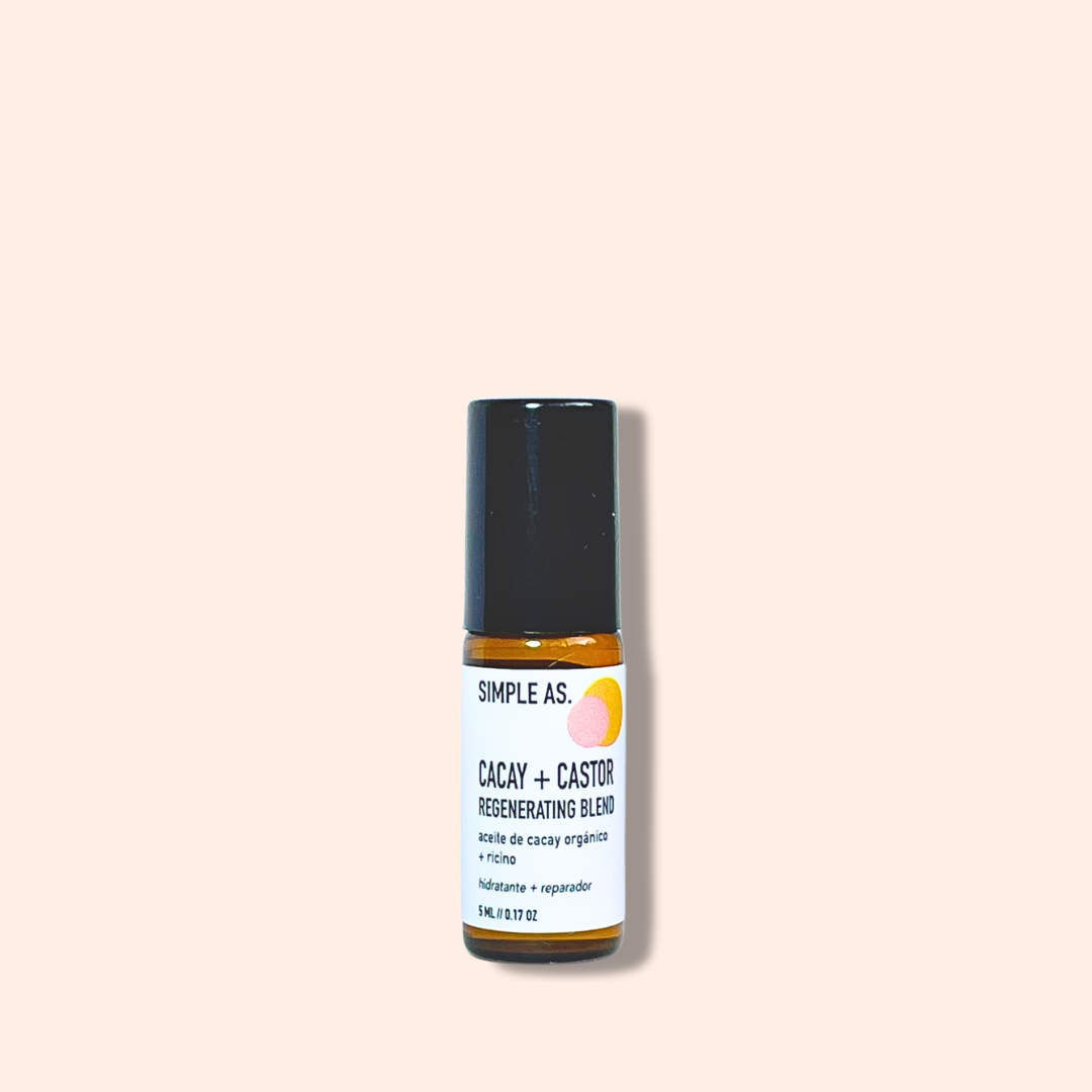 Serum para Pestañas y Uñas con cacay con fondo blanco. 